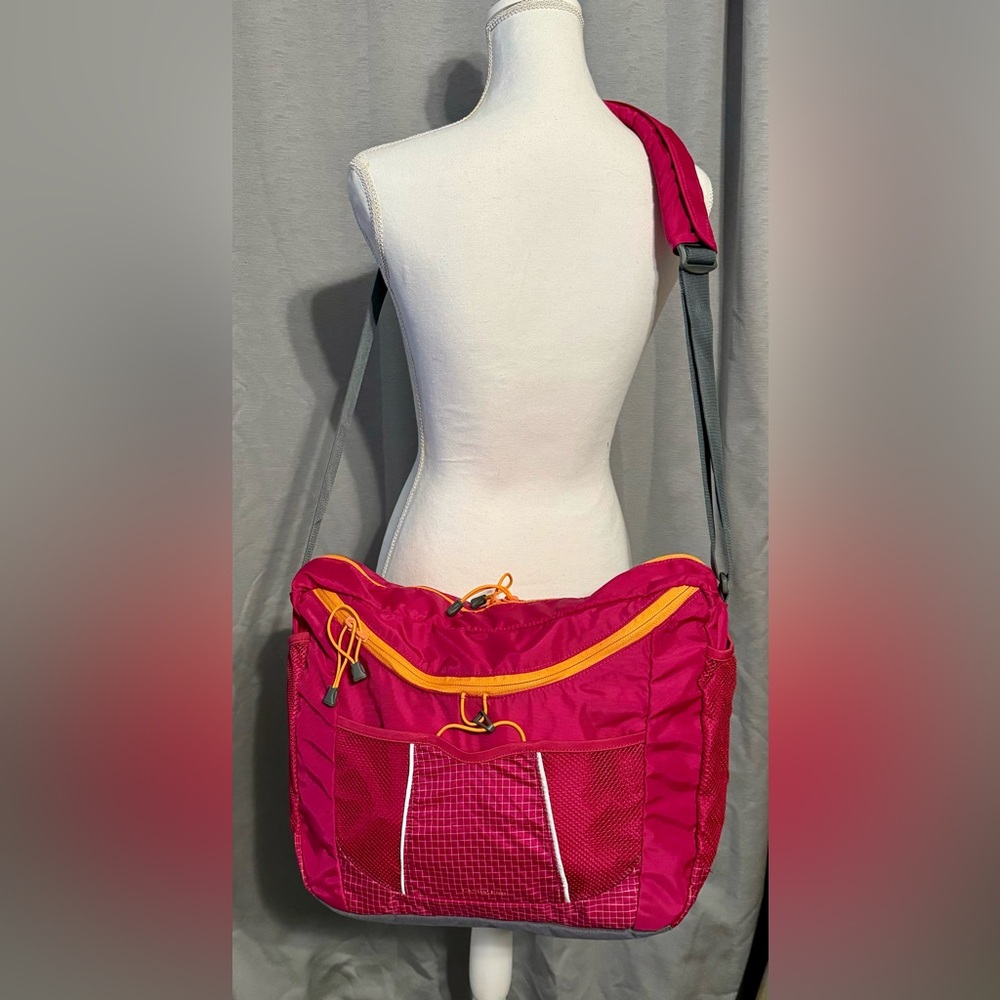 Land’s End Messenger Bag